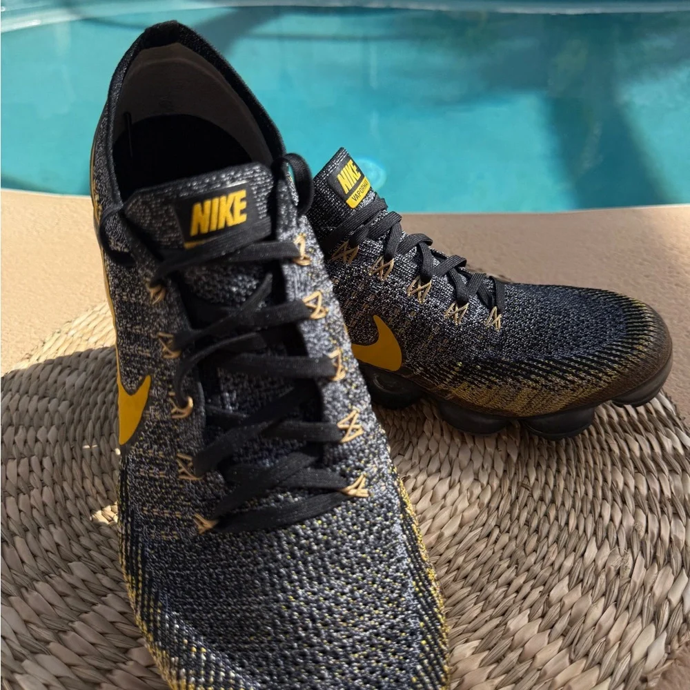 Nike Air VaporMax Flyknit Black Mineral Gold Men’s 11.5 Sneakers